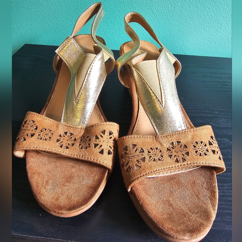 Lady Godiva Tan Suede and Gold Tone Wedge Strappy Sandals Women's Sz 9